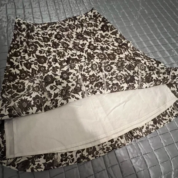 Ann Taylor size 4 brown and cream skirt - Picture 2 of 7